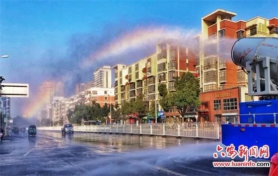 炮出移動的彩虹，風華環(huán)保助力六安市開展創(chuàng)建全國文明城市